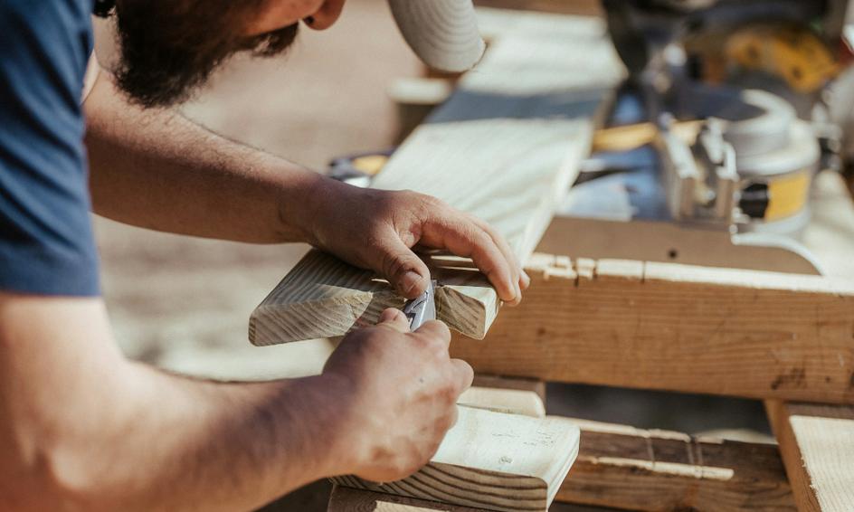 Crafting Excellence: Find 'Carpenters and Joiners Near Me' Now