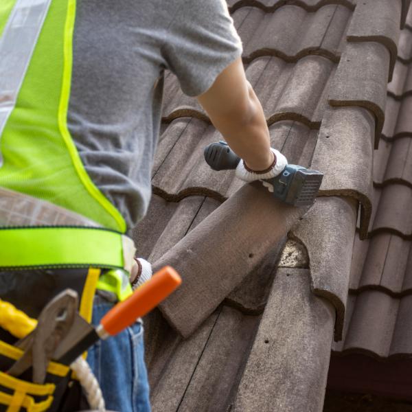 How to Choose the Right Roofer for Your Home