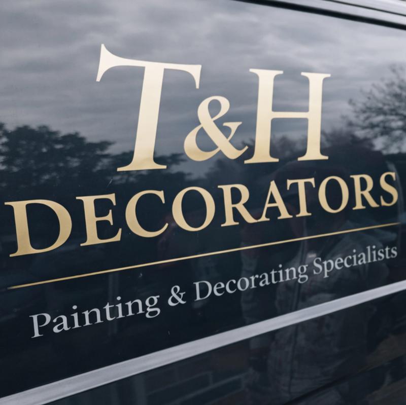 T&H Painting & Decorating Specialist logo