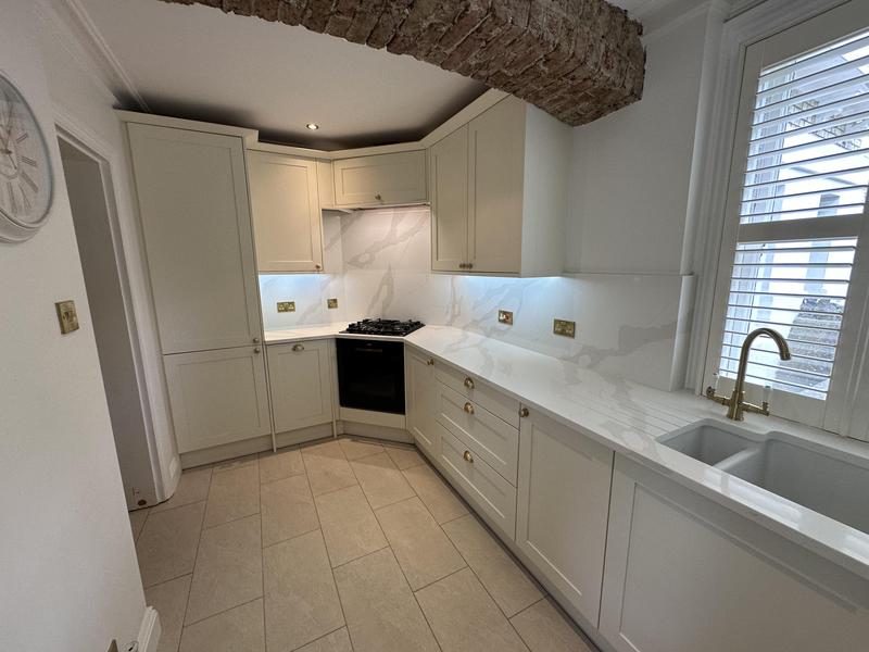 GM Installations logo