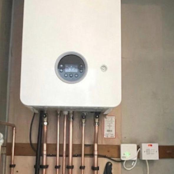 1st Call Plumbers logo