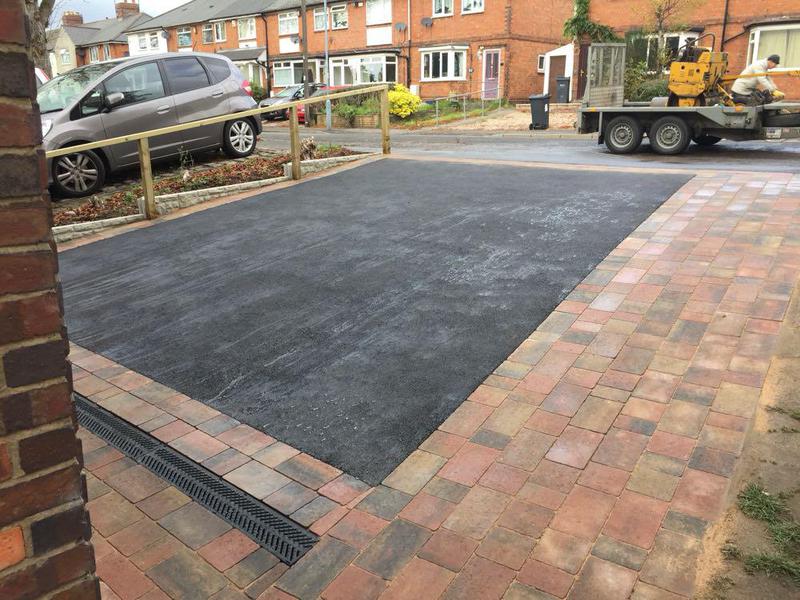 Woodlands Driveways & Landscapes logo
