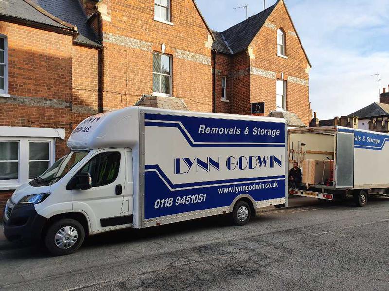 Lynn Godwin Removals logo