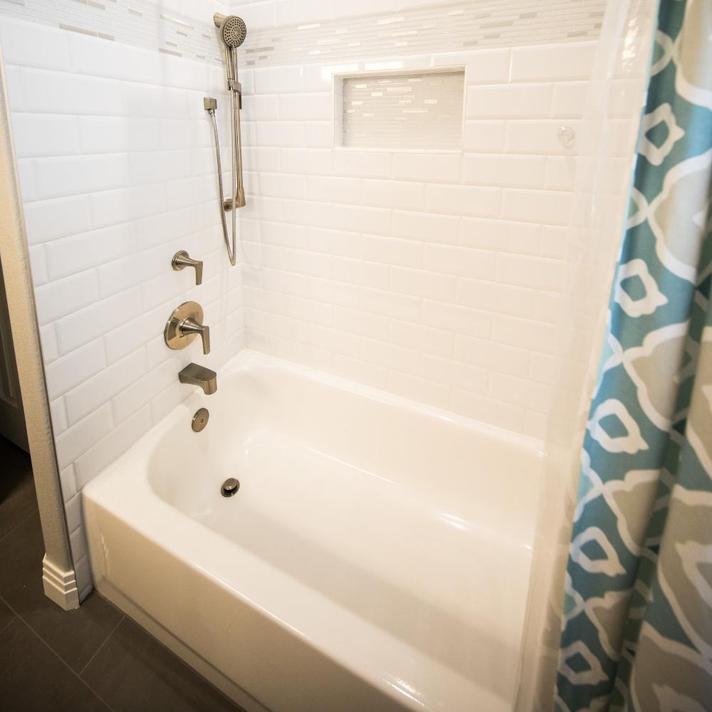 How to: Remove Leaking or Mouldy Shower Silicone - Part One