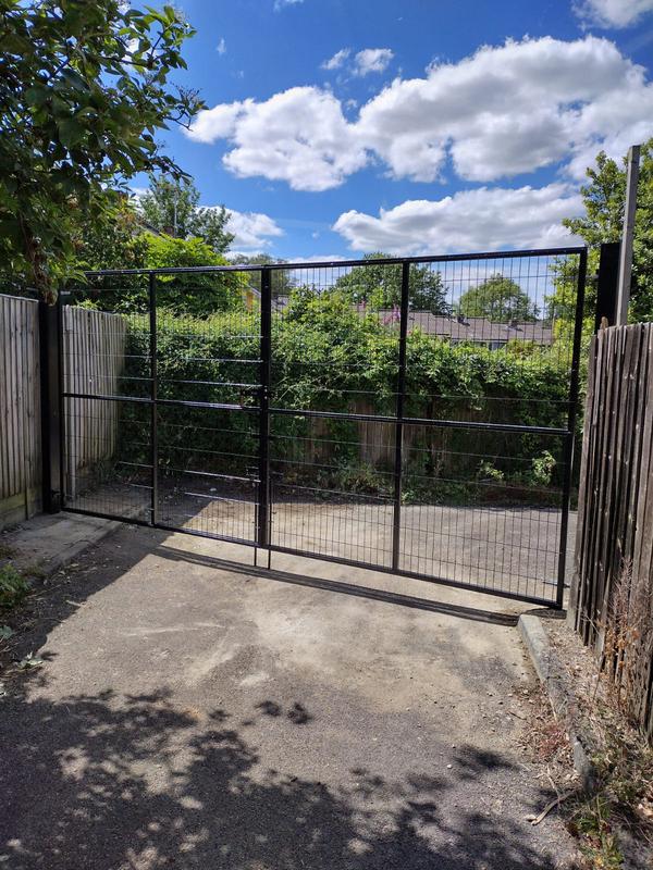 Grant Fencing and Landscaping, Basildon (SS13 3NH) Approved Fencing